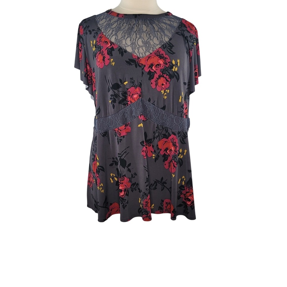 Torrid Knit Crew‎ Neck Lace Insert Short Sleeve Peplum Top